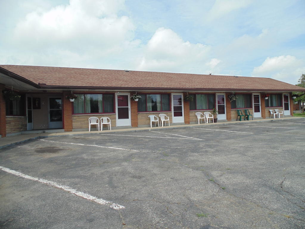 Capri Motel Port Colborne Exteriör bild